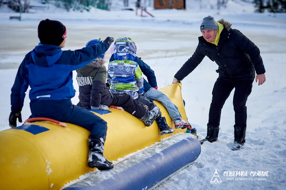 Катание на «снежном банане»