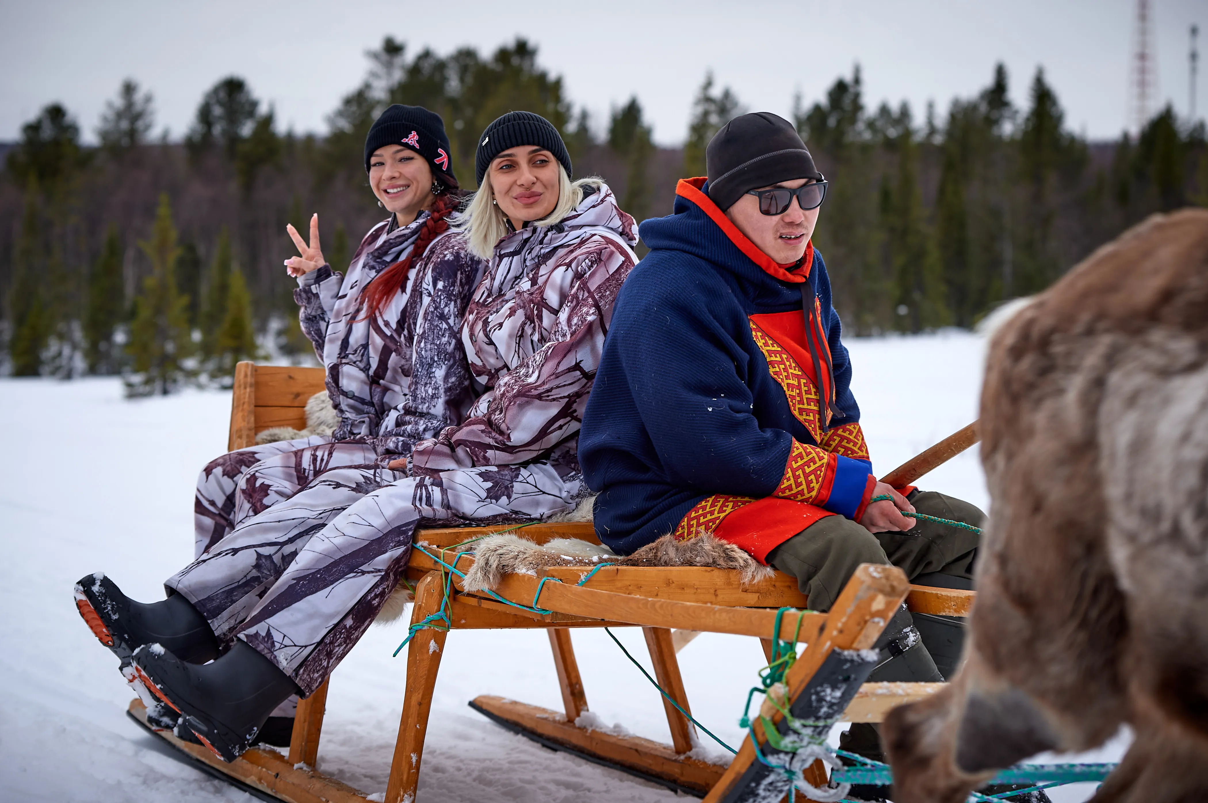 Катание на оленьих упряжках